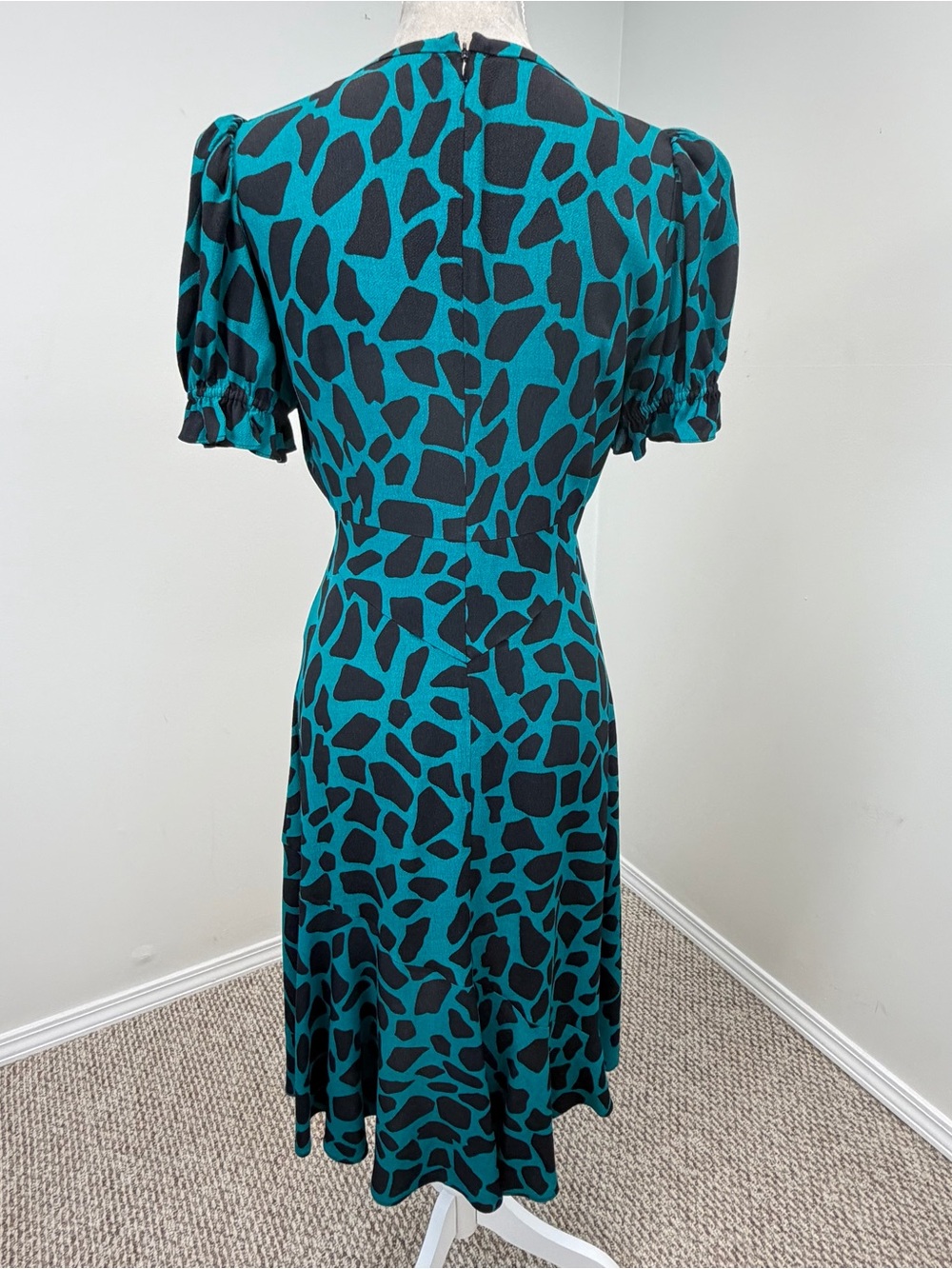 Diane Von Furstenberg DVF Alexis Giraffe Print Dress Sz 4 Puff Sleeve Teal Goth - Picture 10 of 15